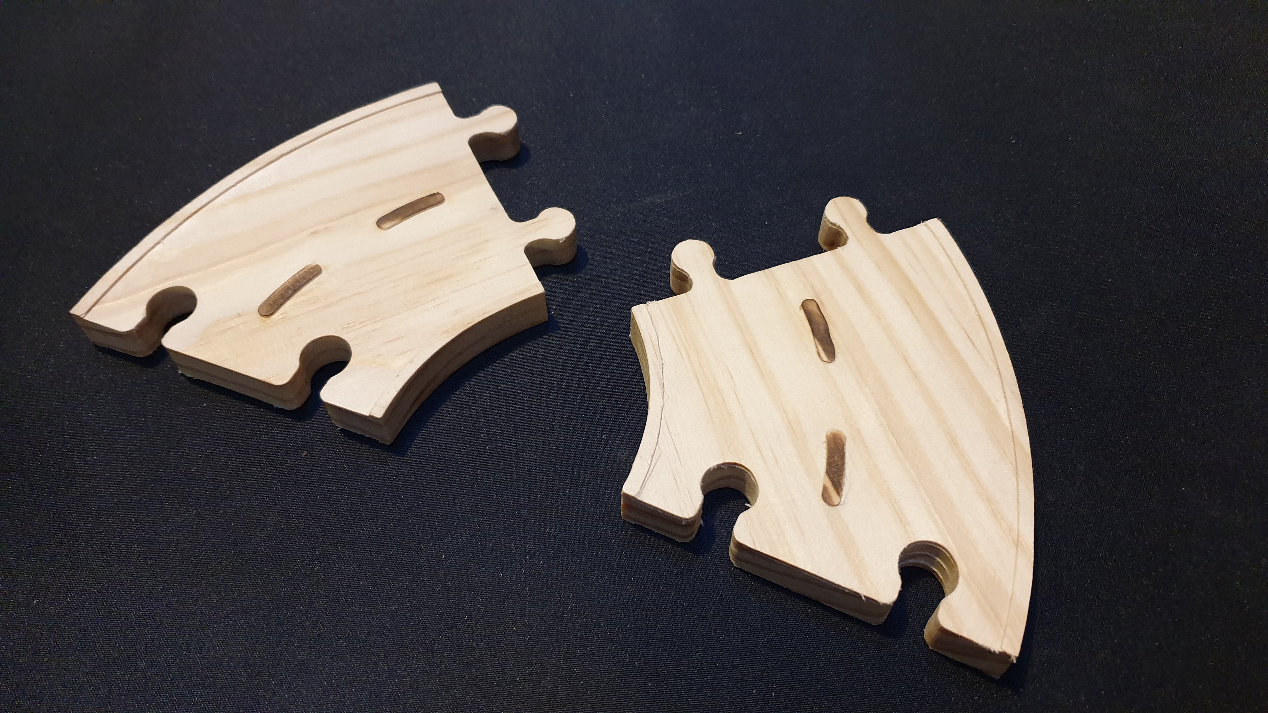 C245 - Corner/Size 2 timber road (Suburbia collection)